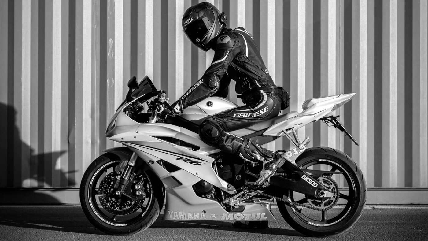 la boutique y tienda para tu moto en Segovia, catálogo de cascos, ropa y calzado para ir en moto con seguridad y comodidad